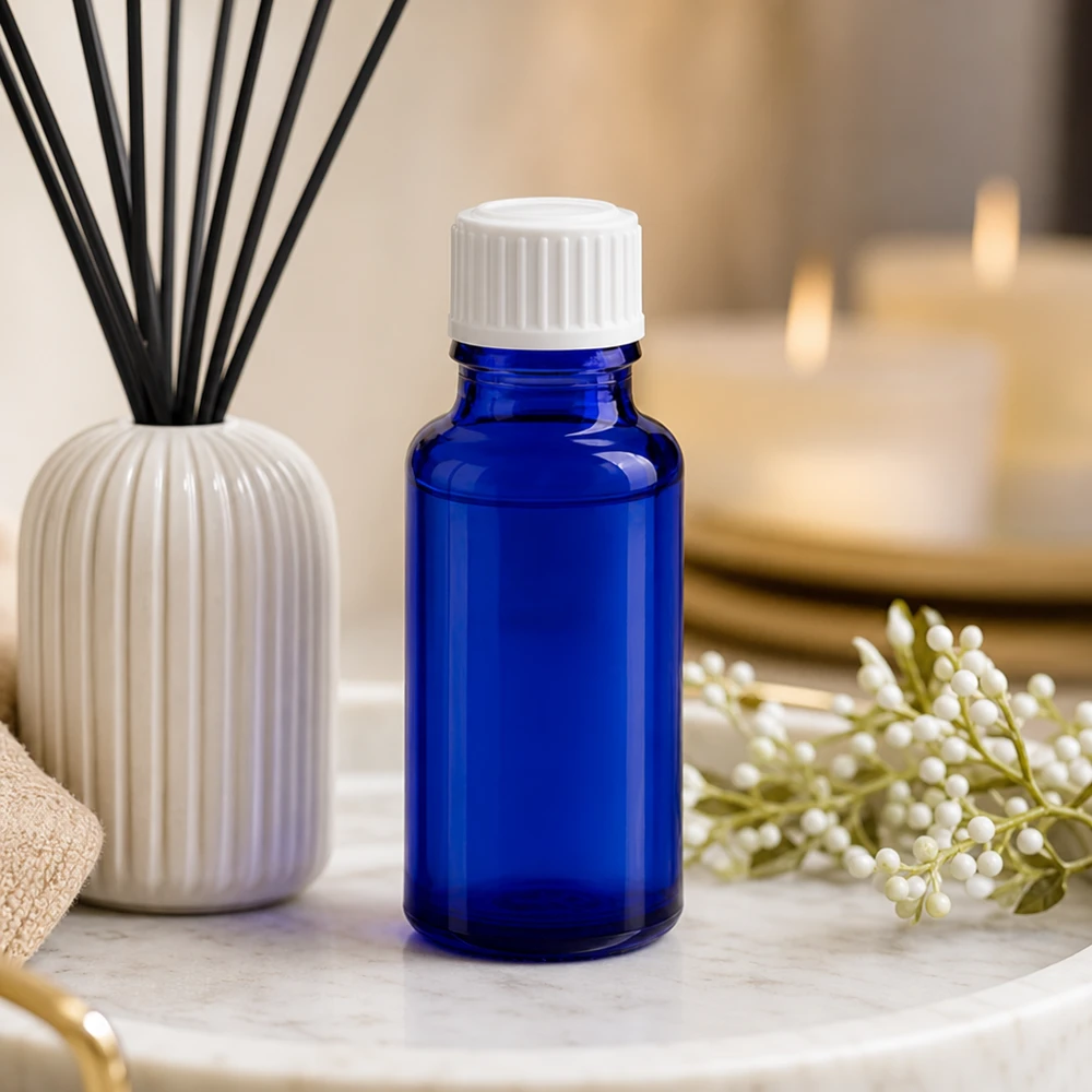 Apothekenflasche blau 20ml Schraubverschluss weiß Standard Blaue Aromatherapie Glasflasche 20ml mit weißem Schraubdeckel im Spa-Setting