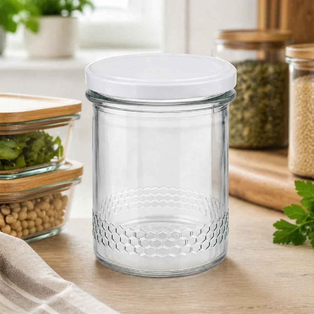 400ml Honigglas leer in Küchenambiente mit anderen Vorratsgläsern dekorative Aufbewahrung Wabenmuster BasicSeal Deckel