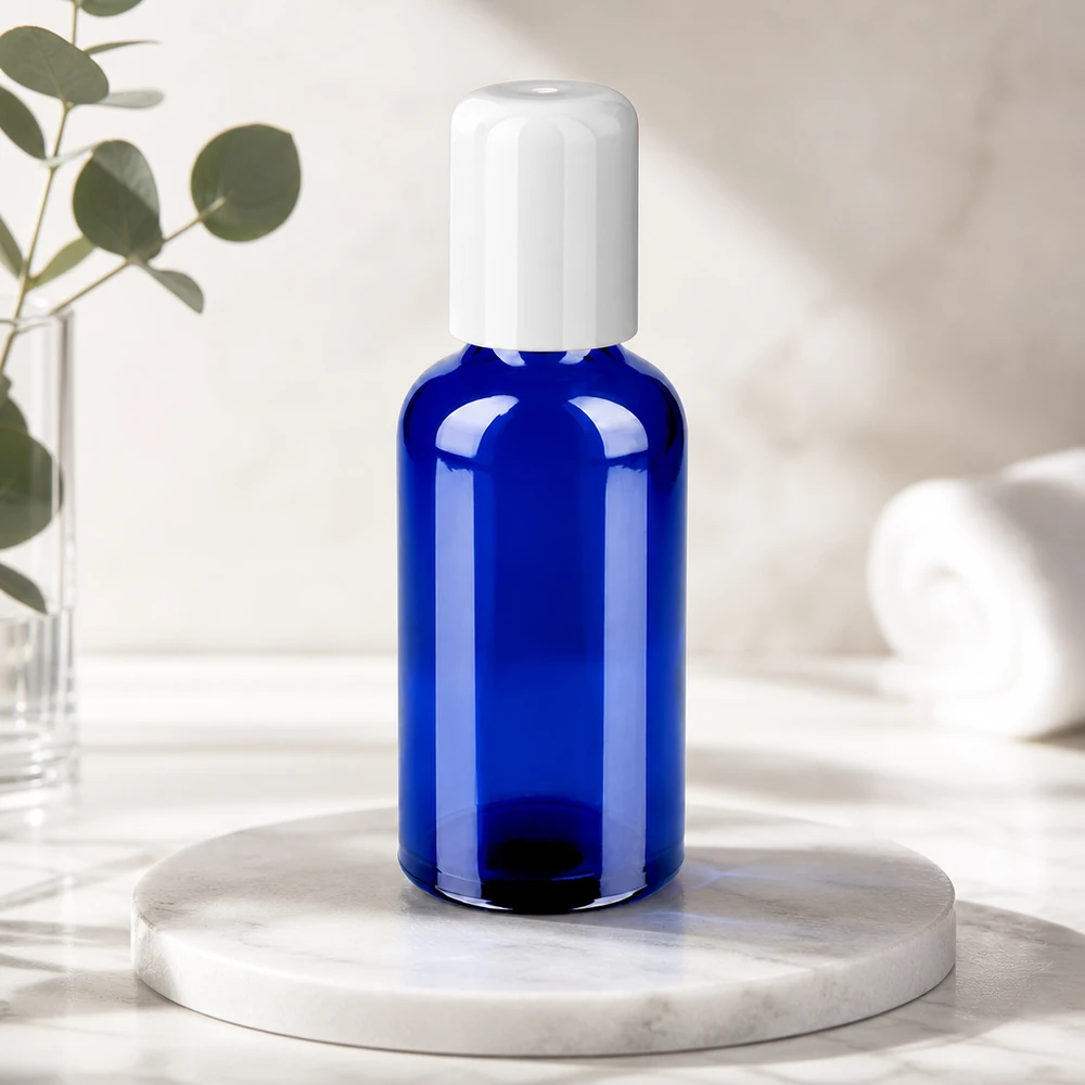 Handliche 50ml Roll-On Flasche UT18/50 aus temperaturbeständigem blauem Spezialglas