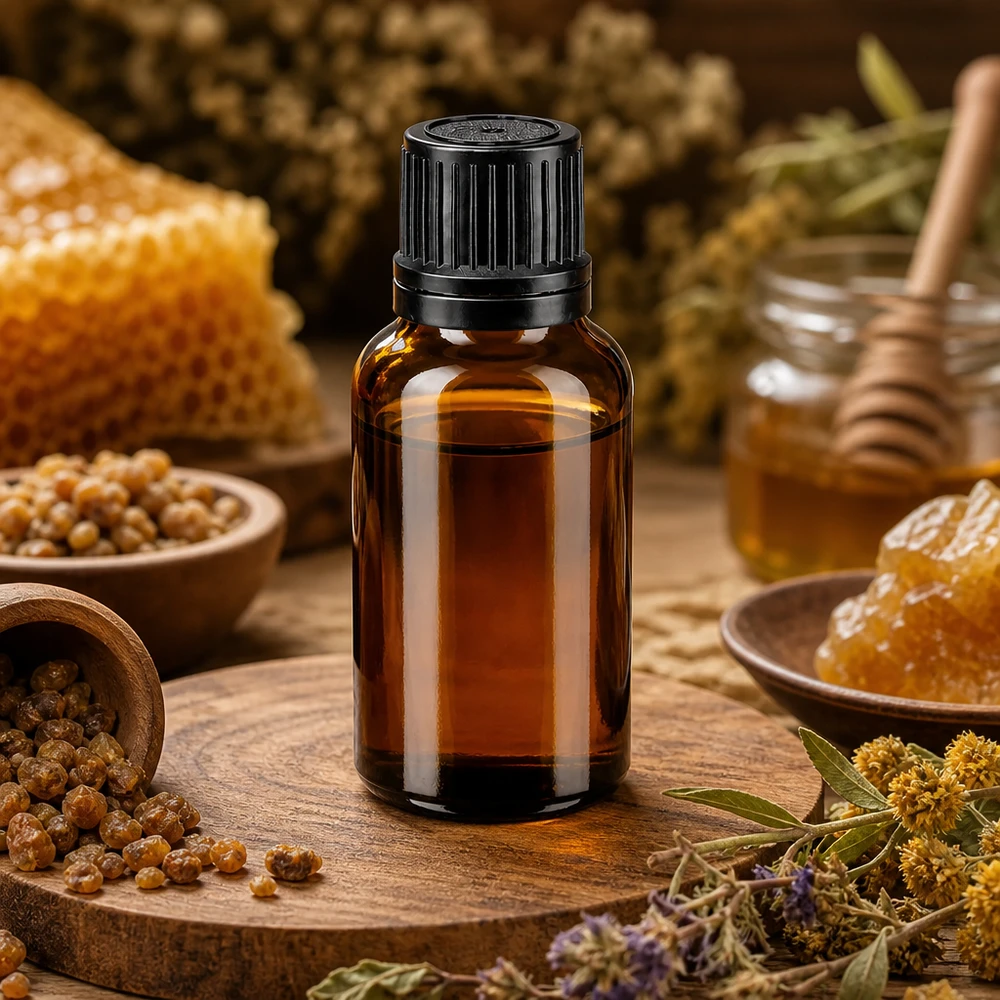 Kompakte 20ml Braunglasflasche GR OV schwarz 8mm zwischen Bienenwachs Kräutern und Harzkügelchen