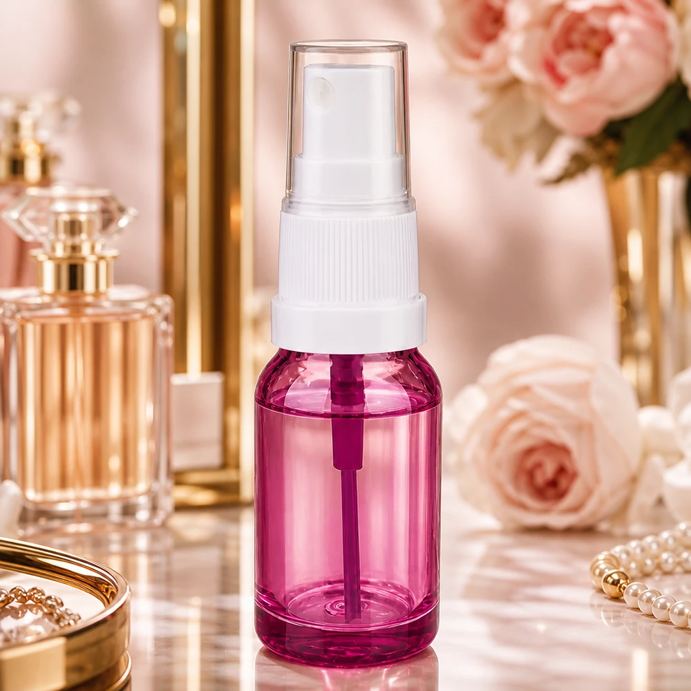 Kleine violette 10ml Sprayflasche mit präzisem weißem Sprühaufsatz für Gesichtssprays