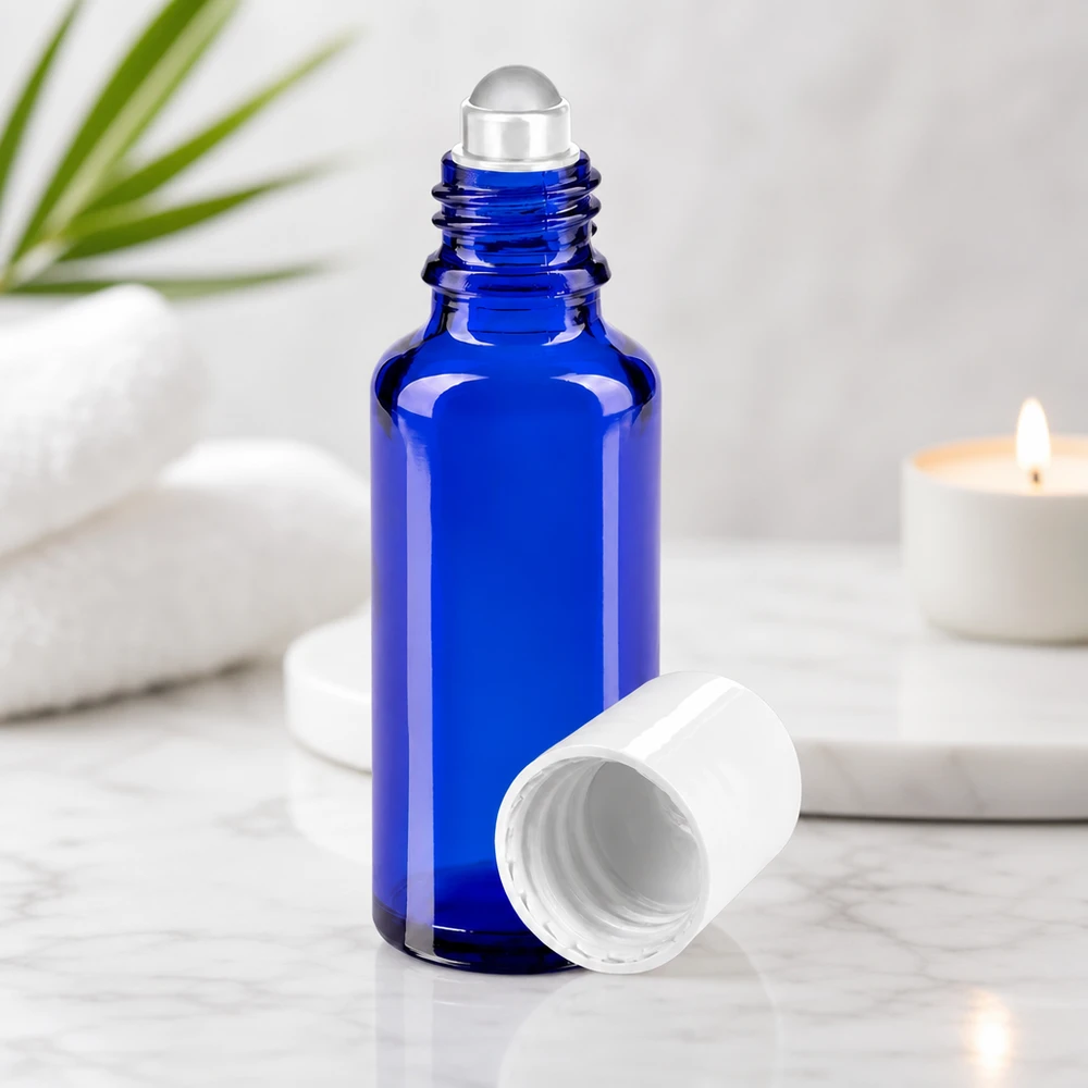 Apothekenflasche blau 30ml Roll-On Verschluss weiß Nachfüllbare 30ml Roll-On Flasche aus blauem Apothekerglas mit weißem Standardverschluss