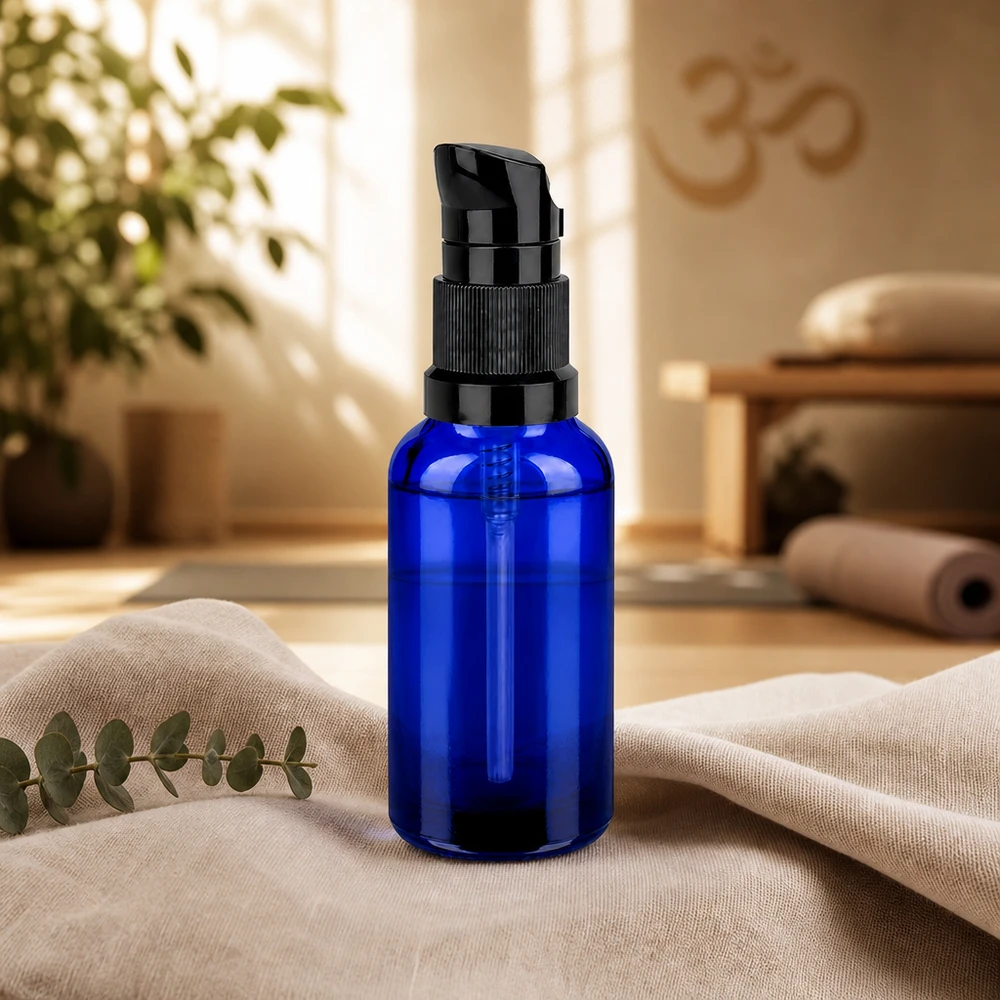 Apothekerflasche 30ml in Blau mit schwarzem Pumpverschluss für hygienische Produktentnahme