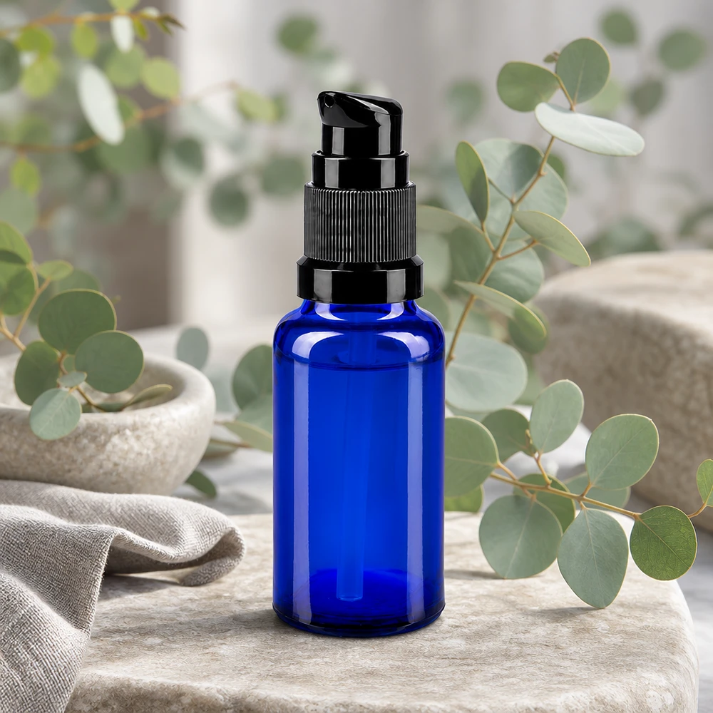 Apothekenflasche blau 20ml PumpVerschluss schwarz Standard 20ml blaue Dosierflasche aus Apothekenglas mit schwarzer Pumpe lichtgeschützt