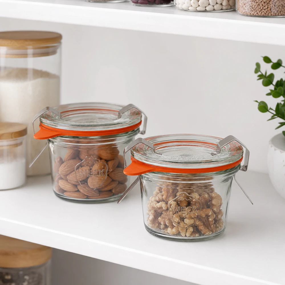 35ml Sturzglas komplett WECK RR40 WECK Sturzglas 35ml RR40 in moderner Küche zur stilvollen Aufbewahrung von Nüssen und Trockenvorräten