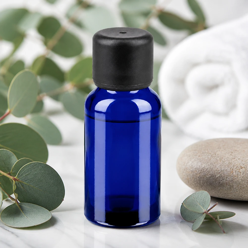 20ml Flasche 6mm Schraubverschluss schwarz Standard BlueLine UT18/20 Elegante kobaltblaue 20ml Flasche mit mattschwarzem Verschluss für hochwertige Beauty Produkte