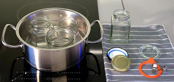 Sterilisering af glas i gryde