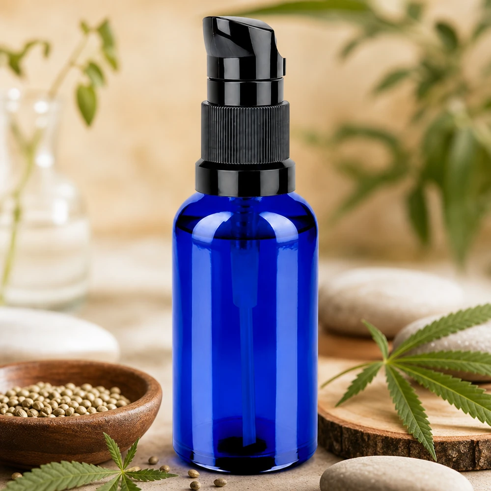 50ml Pumpflasche schwarz Standardverschluss BlueLine UT18/50 Stilvolle blaue Flasche 50ml mit schwarzem Pump STD BlueLine UT18/50 ideal für Beauty-Salons und Spa-Anwendungen